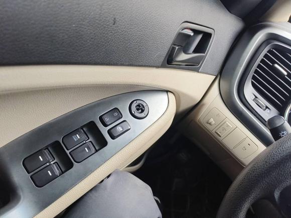 [苏州·苏E] 二手起亚起亚K52015款 2.0L 自动GL