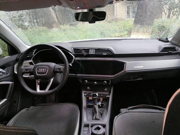 [杭州·浙A] 二手奥迪奥迪Q32022款 35 TFSI 时尚动感型