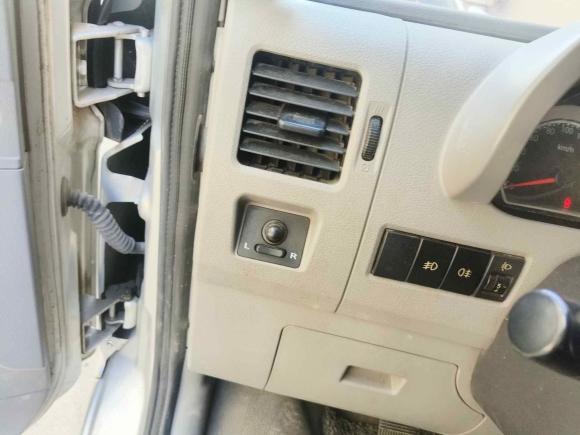 [义乌·浙A] 二手东风御风御风2014款 2.5T御利宝物流车标配短轴中顶ZD25