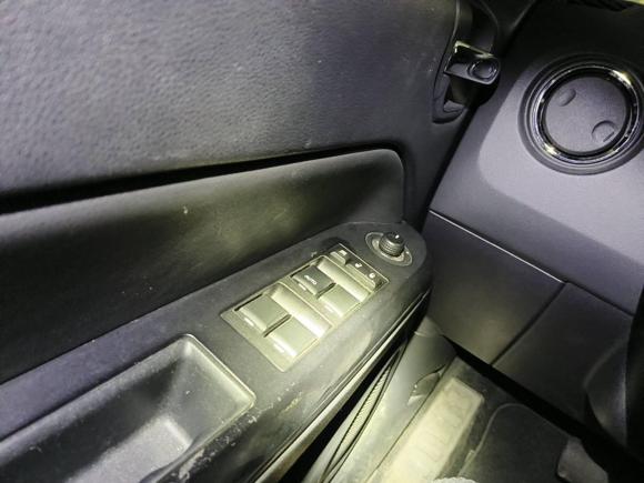 [上海·沪L] 二手Jeep指南者2011款 2.4L 四驱运动版