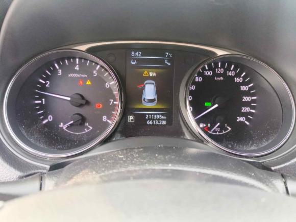 [南京·苏A] 二手日产奇骏2014款 2.5L CVT至尊版 4WD