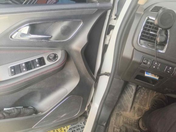 [上海·蒙A] 二手宝骏宝骏5602016款 1.8L iAMT豪华型