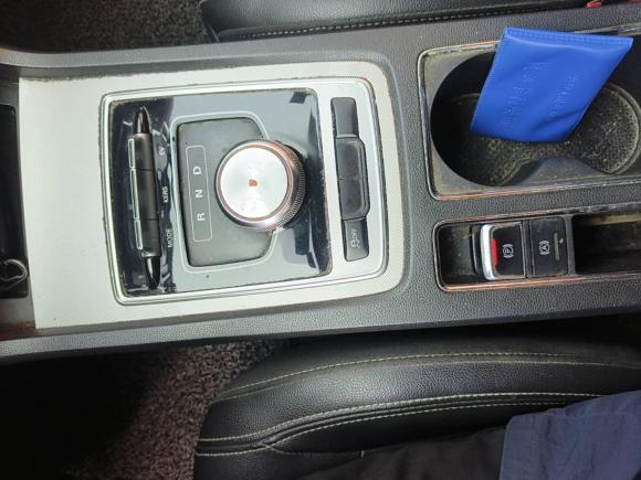 [上海·沪A] 二手荣威荣威i6新能源2019款 PLUS 50T 4G互联荣耀豪华版