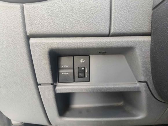 [苏州·苏U] 二手上汽大通MAXUS新途V802019款 2.5T经典款6挡手动傲运通短轴中顶5/6座