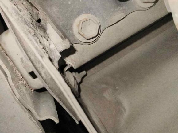 [广州·粤A] 二手丰田雷凌2017款 改款双擎 1.8H GS E-CVT精英天窗版 国V