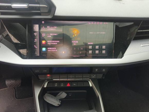 [上海·苏U] 二手奥迪奥迪A32024款 A3L Limousine 35 TFSI 时尚运动型