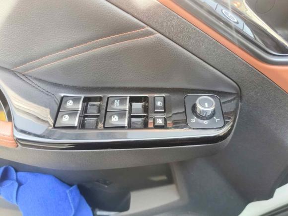 [深圳·鄂A] 二手北京汽车绅宝X352016款 1.5L 自动豪华版