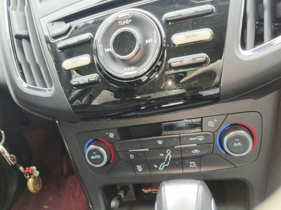 [南昌·赣G] 二手福特福克斯2017款 三厢 1.6L 自动风尚型智行版