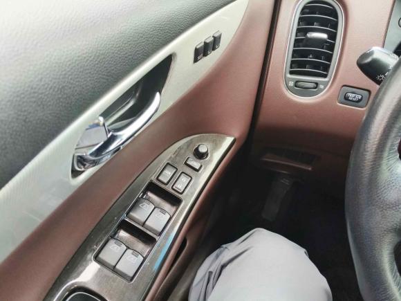 [上海·沪C] 二手英菲尼迪英菲尼迪QX502013款 2.5L 两驱优雅版