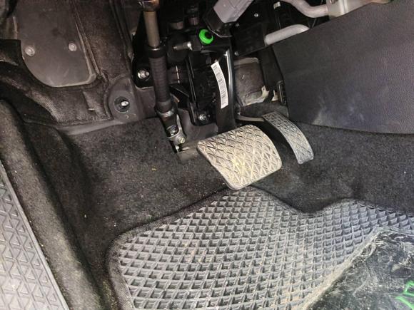 [深圳·粤L] 二手奔腾奔腾B702023款 第三代 1.5T 自动畅享型