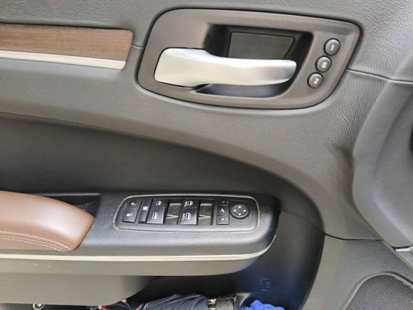 [成都·川A] 二手克莱斯勒克莱斯勒300C2014款 3.0L 卓越版