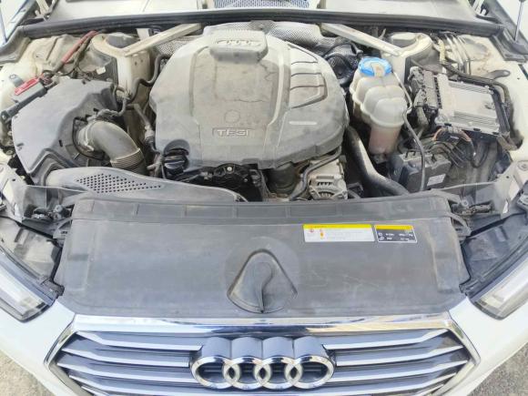 [南京·苏A] 二手奥迪奥迪A4L2017款 Plus 40 TFSI 风尚型