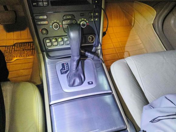 [广州·粤A] 二手沃尔沃沃尔沃XC902010款 2.5T AWD