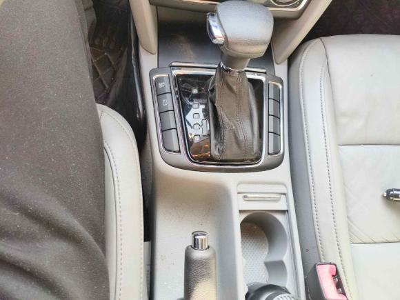 [上海·沪C] 二手斯柯达昊锐2009款 1.8TSI 自动优雅版