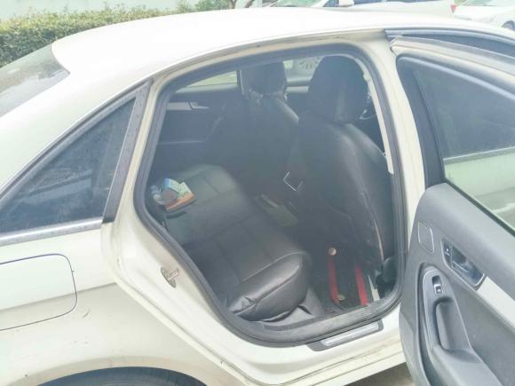 [金华·沪C] 二手奥迪奥迪A4L2013款 35 TFSI 自动标准型