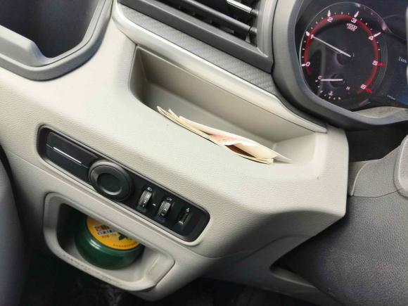 [常州·苏D] 二手上汽大通MAXUS新途V902022款 2.0T手动VAN后驱长轴高顶后单胎3座