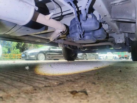 [宁波·浙B] 二手上汽大通MAXUS新途V802023款 2.0T 手动经典傲运通长轴中顶6/7/8/9座