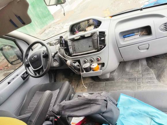 [宁波·浙B] 二手大通新途V802021款 2.0T 手动经典傲运通短轴中顶5/6座