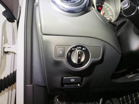 [武汉·鄂A] 二手奔驰奔驰GLA2017款 GLA 200 时尚型