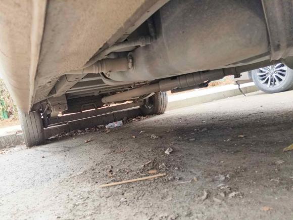 [合肥·皖A] 二手上汽大通MAXUS新途V802021款 2.0T AMT经典傲运通127PS中轴中顶6/7/8/9座