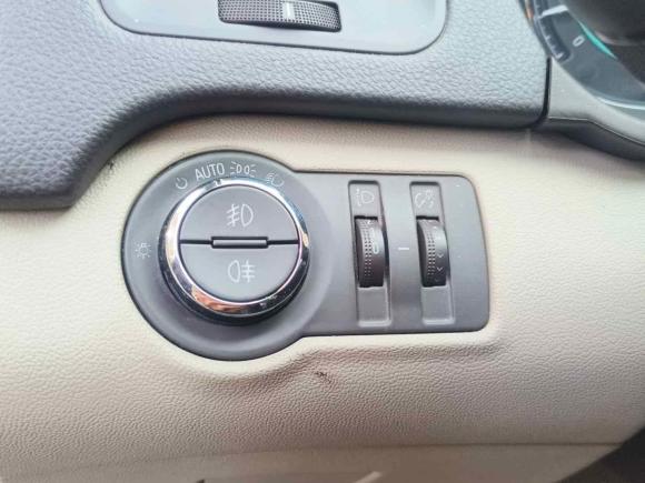 [武汉·鄂A] 二手别克君威2015款 2.0L 精英时尚型