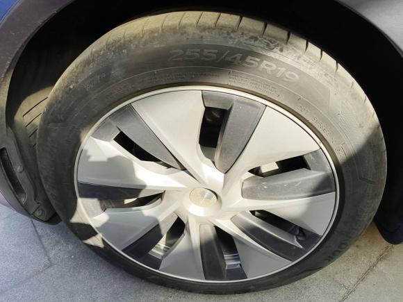 [上海·沪A] 二手特斯拉Model Y2021款 标准续航后驱版