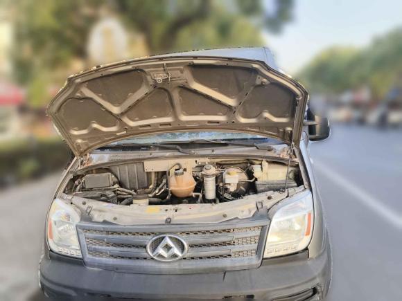 [上海·沪B] 二手上汽大通MAXUS新途V802015款 2.5T 手动傲运通版短轴中顶