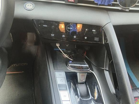 [青岛·鲁B] 二手现代伊兰特2022款 1.5L CVT LUX尊贵版