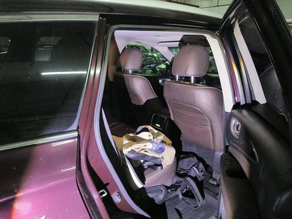 [深圳·粤B] 二手英菲尼迪英菲尼迪QX602014款 2.5 S/C Hybrid 两驱卓越版