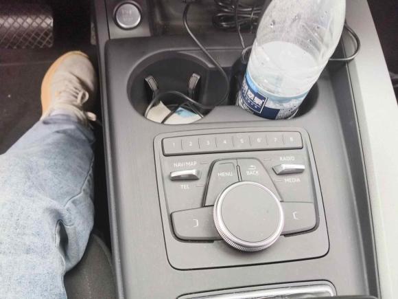 [苏州·苏E] 二手奥迪奥迪A4L2018款 30周年年型 40 TFSI 进取型