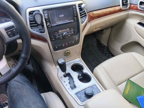 [上海·沪D] 二手Jeep大切诺基2011款 3.6L 豪华导航版