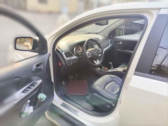 [成都·川A] 二手道奇酷威2013款 2.4L 两驱尊尚版