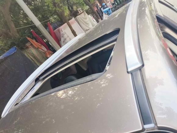 [成都·川A] 二手奔腾奔腾X402017款 1.6L 自动豪华型