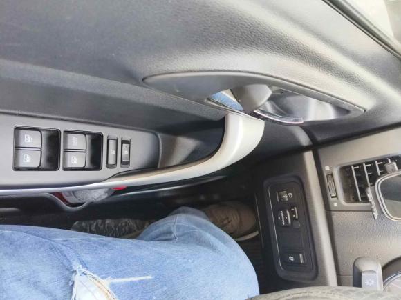 [杭州·浙D] 二手长安长安CS352016款 1.6L 自动豪华型 国V