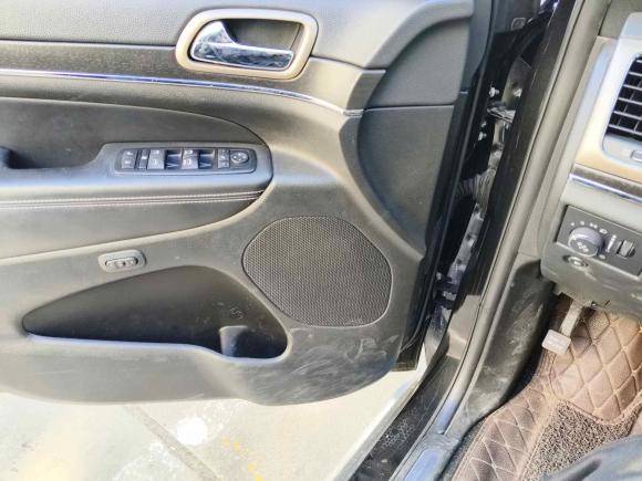 [上海·沪A] 二手Jeep大切诺基2014款 3.0L 舒享导航版