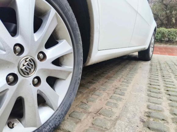 [上海·粤B] 二手别克凯越2013款 1.5L 自动尊享型