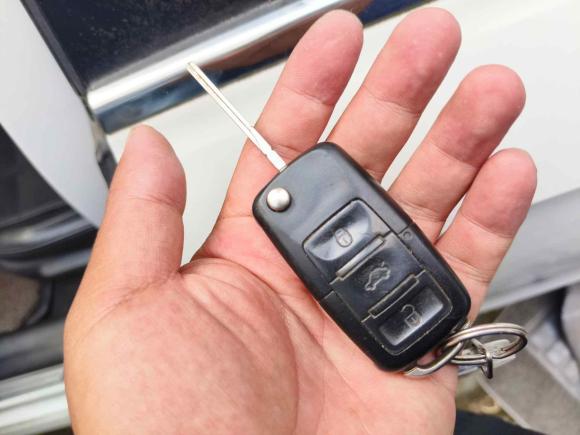 [上海·苏E] 二手大众朗逸2013款 1.6L 自动舒适版