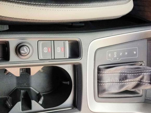 [上海·沪E] 二手奥迪奥迪Q32019款 40 TFSI quattro 时尚动感型