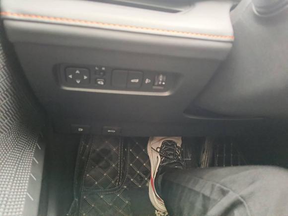 [温州·浙C] 二手长安长安UNI-V2022款 1.5T 尊贵型