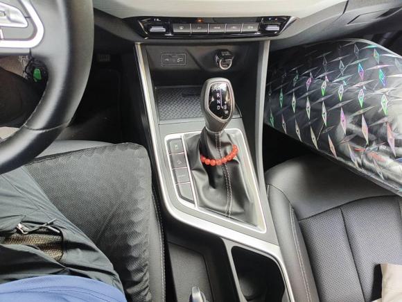 [广州·粤A] 二手吉利汽车远景X32019款 升级版 1.5L CVT尊贵型