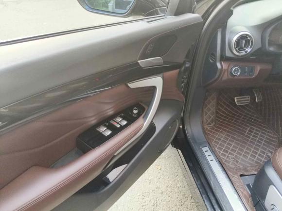 [成都·川A] 二手魏牌魏牌 VV72017款 2.0T 旗舰型