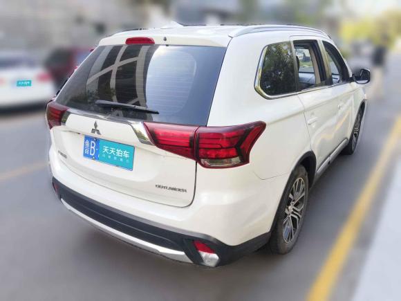 [青岛·鲁B] 二手三菱欧蓝德2018款 2.0L 两驱荣耀版 5座