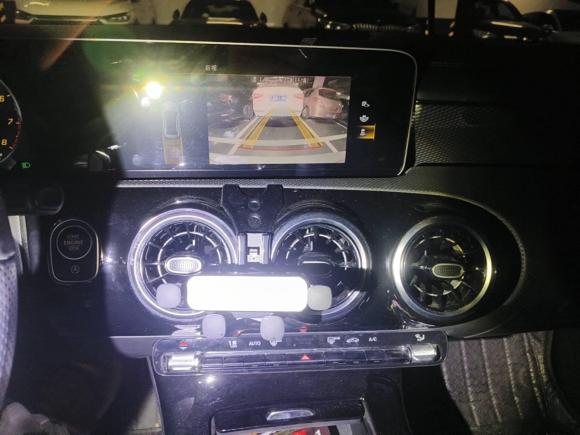 [上海·沪E] 二手奔驰奔驰A级2019款 改款 A 200 L 运动轿车