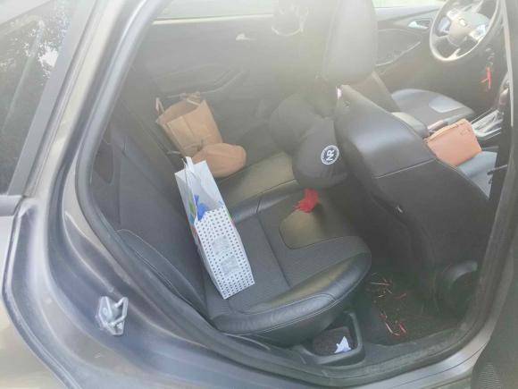 [南京·苏L] 二手福特福克斯2012款 三厢 1.6L 自动风尚型