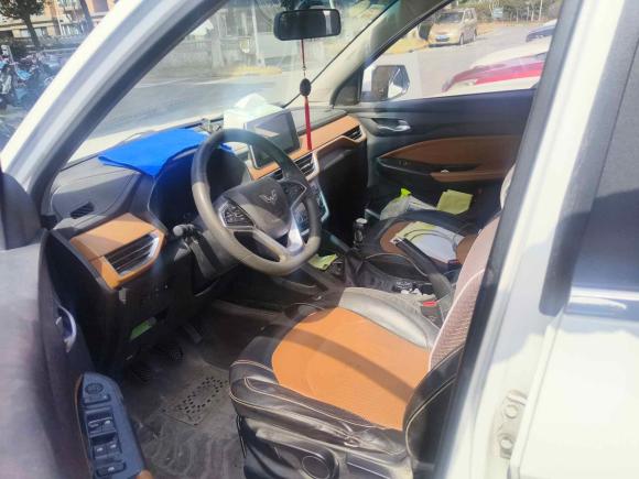 [上海·苏K] 二手五菱汽车五菱宏光S32018款 1.5L 手动豪华型 国V