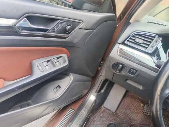 [成都·川A] 二手大众凌渡2015款 330TSI DSG舒适版