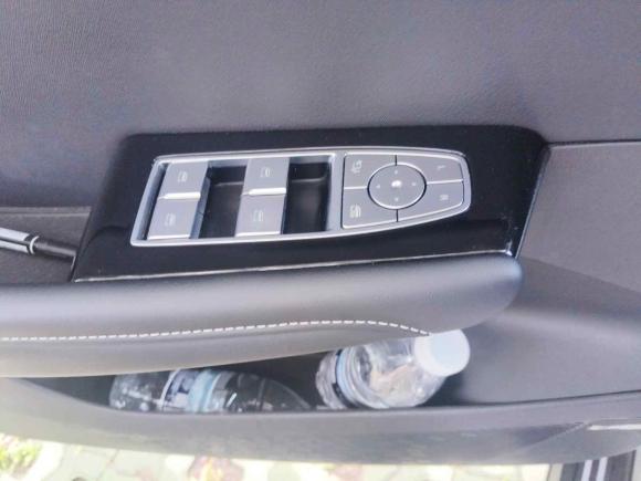 [苏州·苏E] 二手荣威荣威RX5 MAX2022款 2.0T 自动有为尊荣版