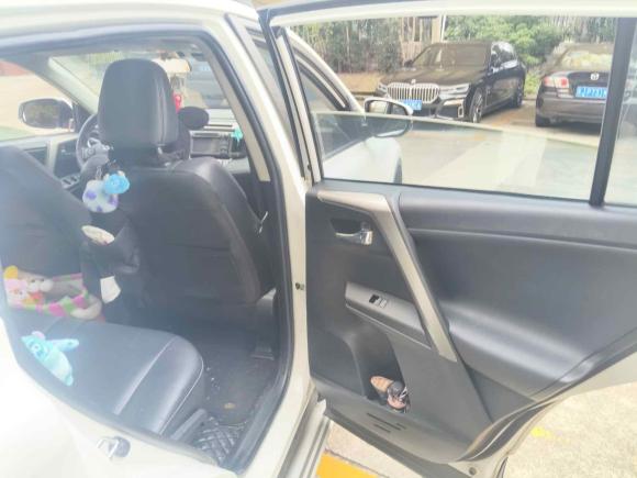 [上海·沪A] 二手丰田RAV4荣放2013款 2.0L CVT四驱新锐版