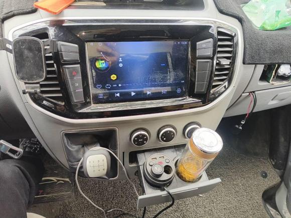 [上海·沪E] 二手上汽大通MAXUS新途V802021款 2.0T 手动经典城配王长轴中顶3座