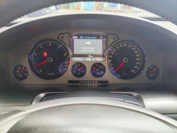 [上海·沪E] 二手大众辉腾2011款 3.6L V6 5座加长Individual版